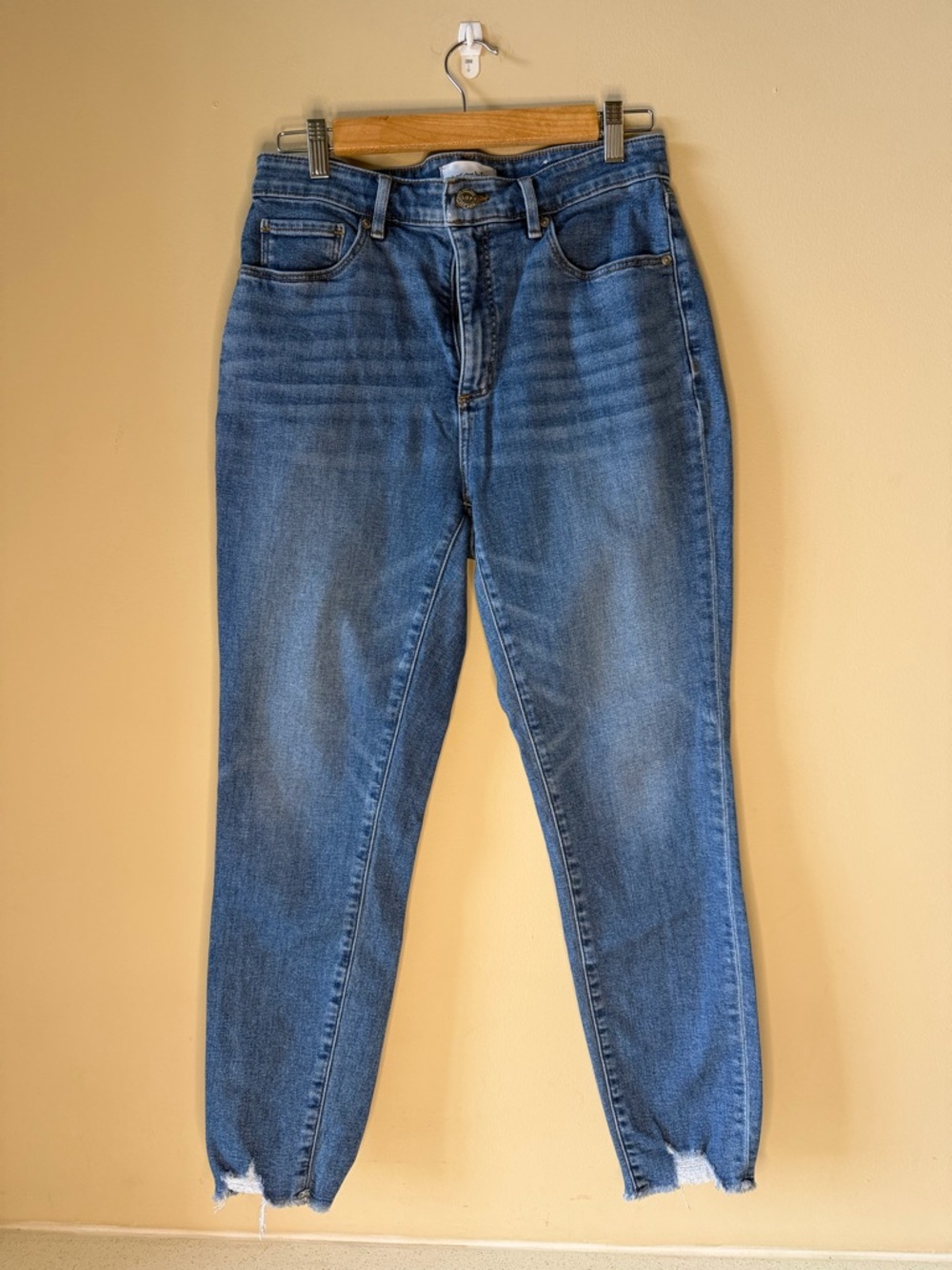LOFT Curvy High-Rise Tapered Skinny Jeans - Medium Blue Wash